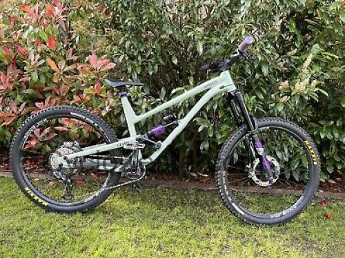 Commencal Clash Essential avis et fiche technique 